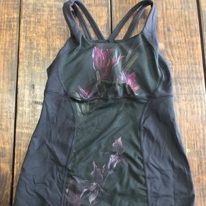EUC Lululemon tank size 4
